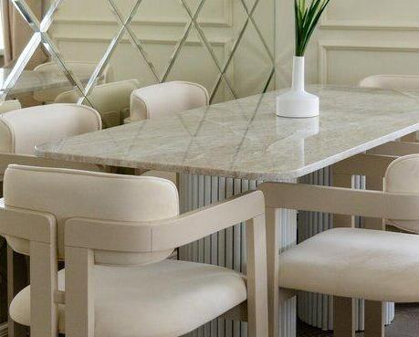 Dining Table & Wall Cladding in Vienna – Taj Mahal Quartzite